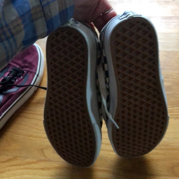 vans low tops (checkerboard) - Picture 3 of 4